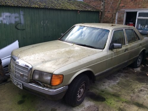 1985 Mercedes 280se barn find In vendita