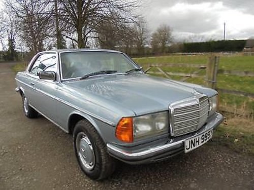 1982 Mercedes-Benz 280 CE genune 89k **19 service stamps up to 88 For Sale