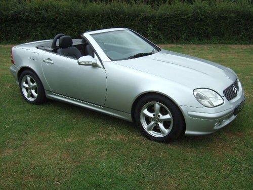 2000(W) Mercedes SLK320 V6 Convertible Brilliant Silver For Sale