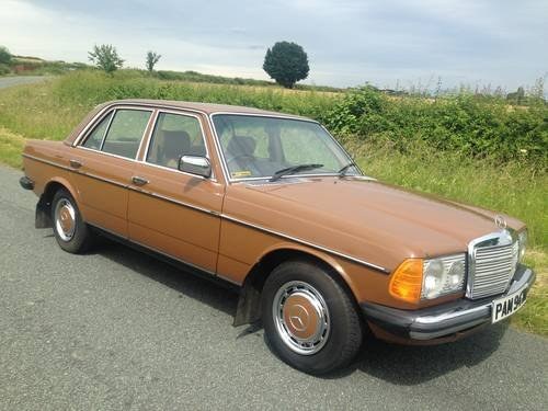 1980 MERCEDES BENZ 230 AUTO SALOON W123 ONLY 44,000 MILES SOLD