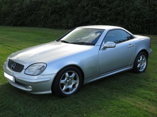 REMAINS AVAILABLE. 2004 Mercedes 200 SLK For Sale by Auction
