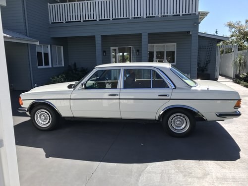 1984 Mercedes Benz W123 For Sale