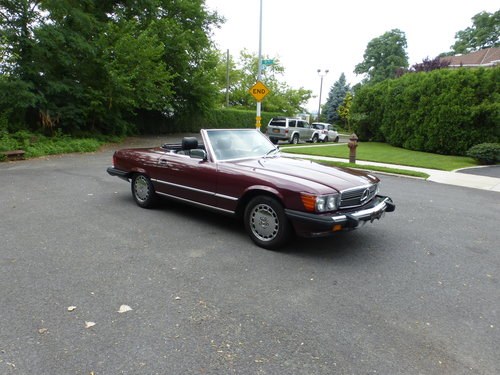 1987 Mercedes 560SL Two Tops Nicely Presentable - For Sale