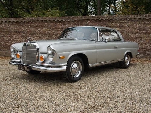 1967 Mercedes Benz 250SE coupe factory sunroof, manual gearbox, v For Sale