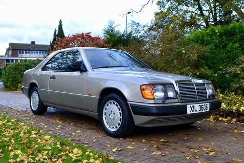 1988 Mercedes Benz W124 300CE *Velour, Stunning* For Sale