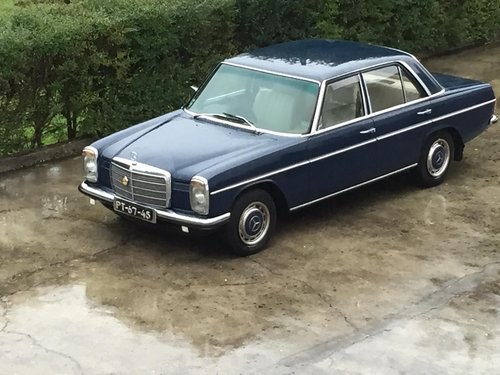 1975 Mercedes 240 D w115 RHD / Automatic for sale For Sale