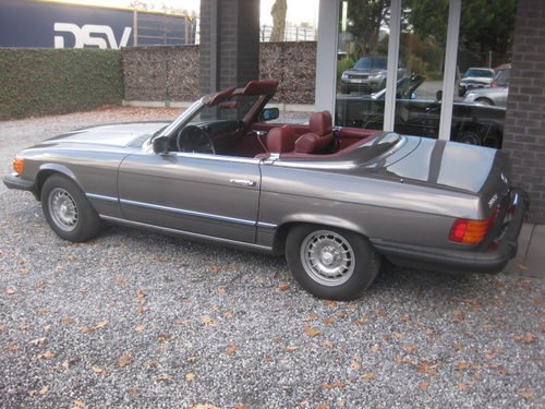 1985 Mercedes SL 380 Cabrio Model 107 ,72000miles Carfax! Clean! In vendita
