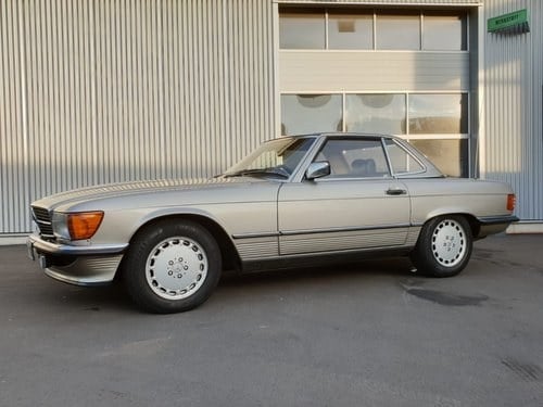 1987 Mercedes Benz 300SL R107 beautiful in shape For Sale
