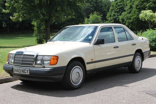 1987 AN EXCEPTIONAL MERCEDES 300E. IMPECCABLE HISTORY For Sale
