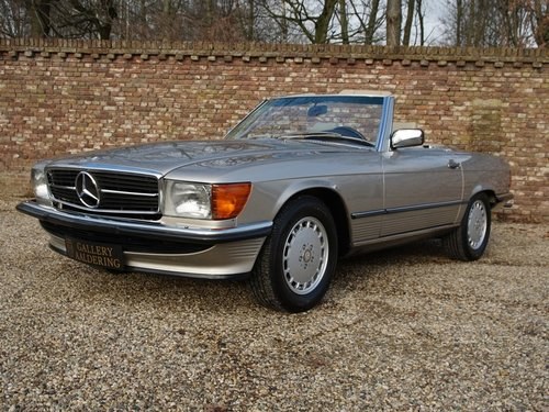 1988 Mercedes Benz 560SL W107 only 55.258 miles, SUPERB CONDITION For Sale