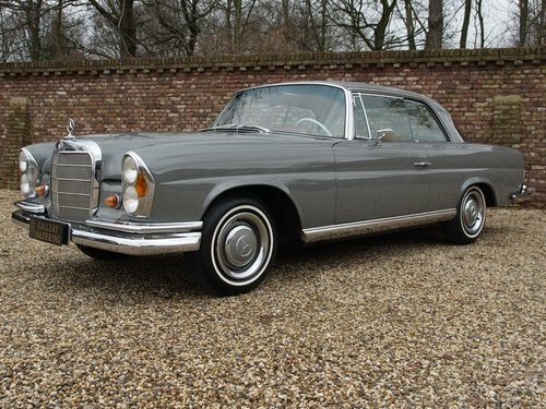 1967 Mercedes Benz 250SE Coupe matching numbers and colours, rare For Sale