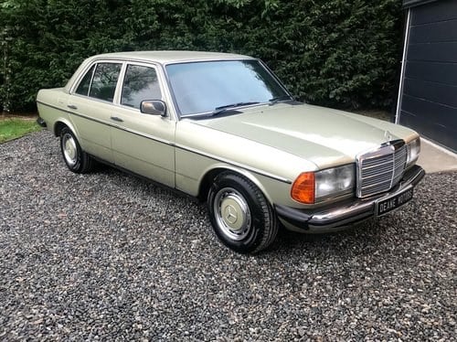1983 Stunning W123 Mercedes 230E VERKAUFT