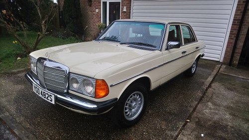 1978 Rare 250 saloon (w123 series) For Sale
