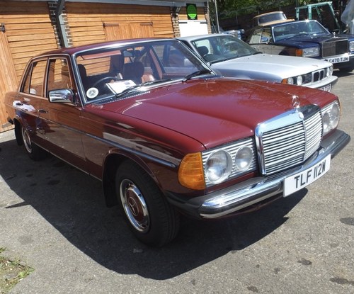 1981 Mercedes Benz W123 230E saloon For Sale