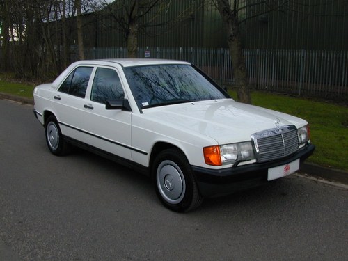 1985 MERCEDES BENZ 190 2.0e AUTO RHD - EARLY CAR - JUST 24k! In vendita