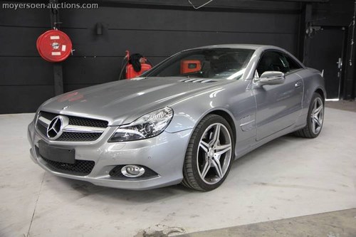 2010 MERCEDES-BENZ SL300 cabrio For Sale by Auction
