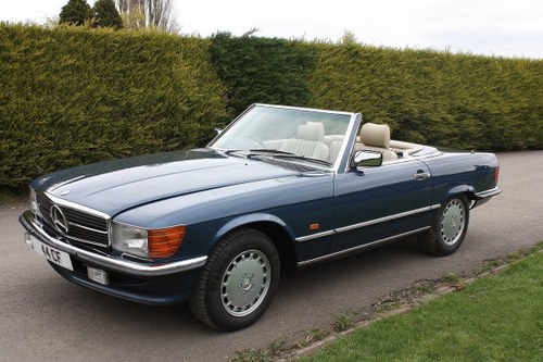 MERCEDES BENZ 300SL 1989 4 OWNERS FROM NEW. In vendita