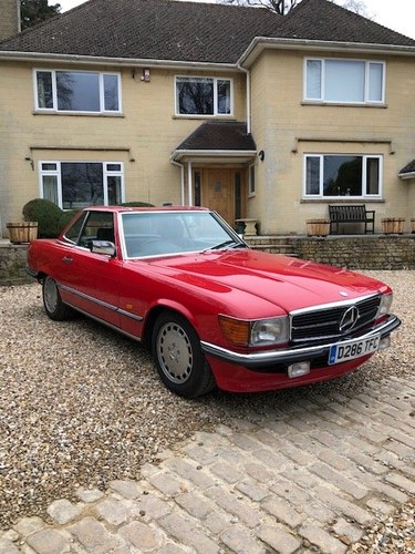 Beautiful condition 1987 300 SL in Signal Red For Sale