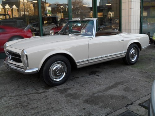 1966 Mercedes Benz 230SL  Pagoda one family owner from new In vendita