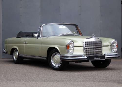 1968 Mercedes-Benz W111/112 280 SE Cabriolet LHD For Sale
