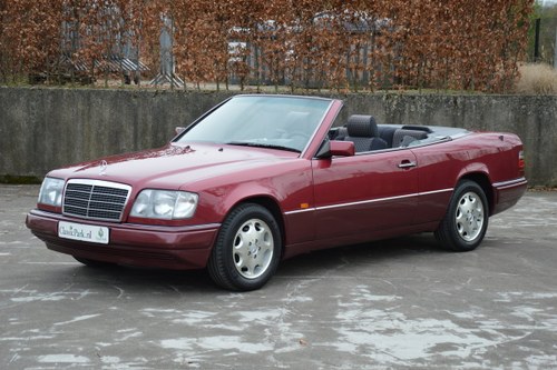 1994 (1017) Mercedes-Benz E200 For Sale