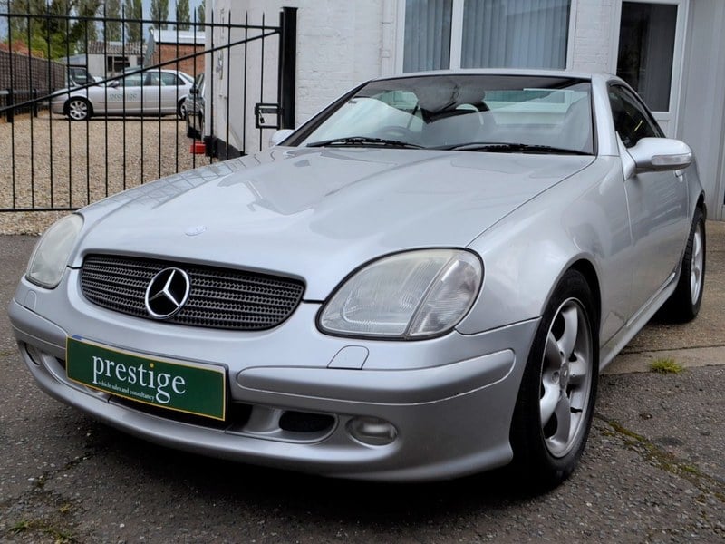 Mercedes SLK 320 - 6 Speed Manual - Convertible