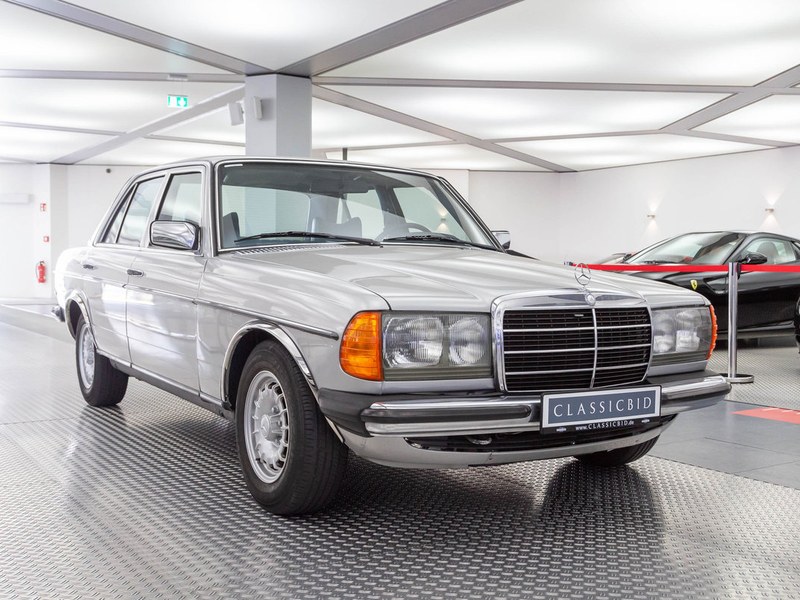 1977 Mercedes-Benz 280 LHD
