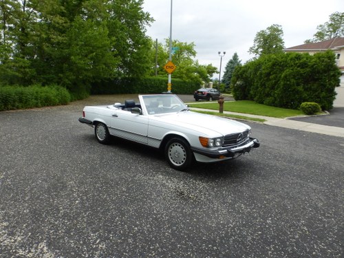1987 Mercedes 560SL Two Tops Very Presentable - For Sale