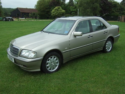 1998 Mercedes C240 Elegance genuine 4360 miles from new In vendita