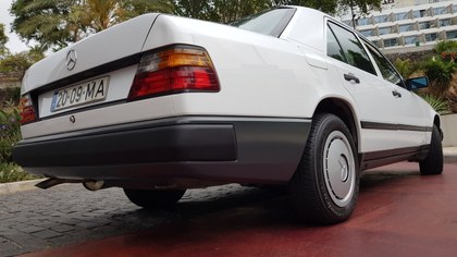 MB 200E  RHD   38020 Kms  from new