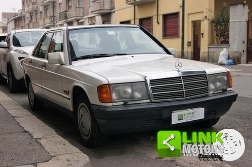 MERCEDES 190 E DEL 1984 CON GANCIO TRAINO POSSIBILITA' DI G A vendre