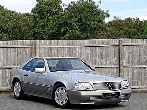 1990 Classic Mercedes SL500 V8 Automatic with detachable Hard Top For Sale