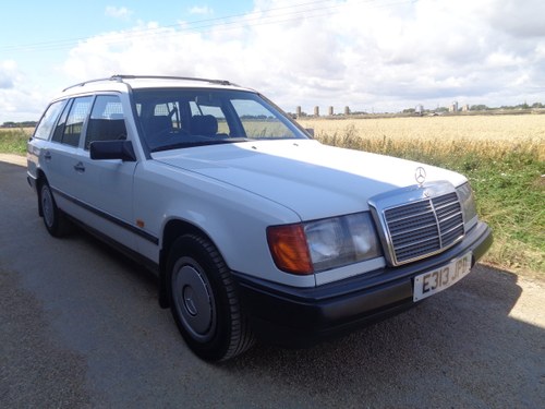 1988 Mercedes 230 te estate - 7 seater - very clean !! In vendita