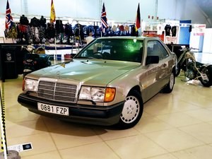 1989 One owner Mercedes 300se In vendita