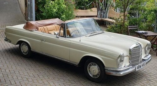 1969 MERCEDES-BENZ 280 SE CONVERTIBLE For Sale by Auction