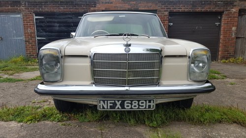1969 Mercedes w115 220 petrol rhd In vendita