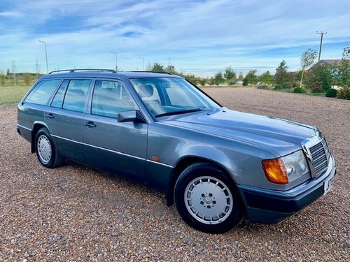 1991 MERCEDES-BENZ W124 300TD 3000 7 SEATER 4SPEED AUTOMATIC EST. SOLD