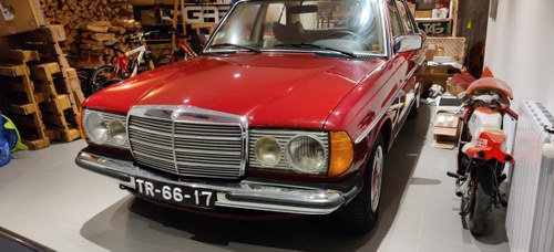 1979 Mercedes 200 w123 For Sale