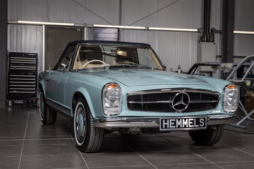 1969 Mercedes-Benz 280 SL Pagoda in Horizon Blue by Hemmels In vendita