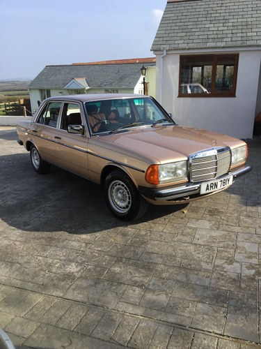 1983 Mercedes Benz 230E W123 Saloon Stunning  For Sale