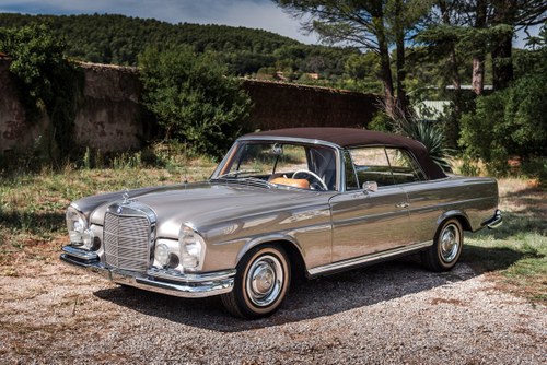 1966 Mercedes-Benz 220 SE cabriolet        In vendita all'asta
