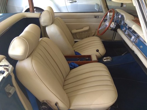 1970 Mercedes 280SL Automatic left hand drive For Sale