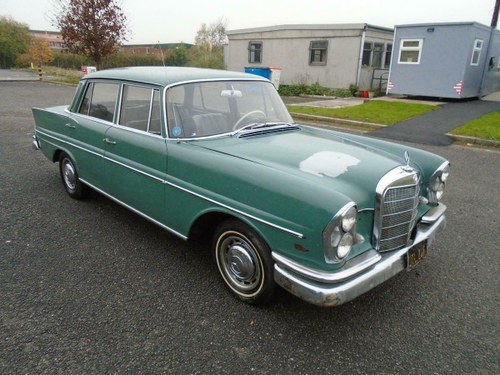 MERCEDES-BENZ 220S 4DR AUTO LHD FINTAIL (1961) GREEN  SOLD