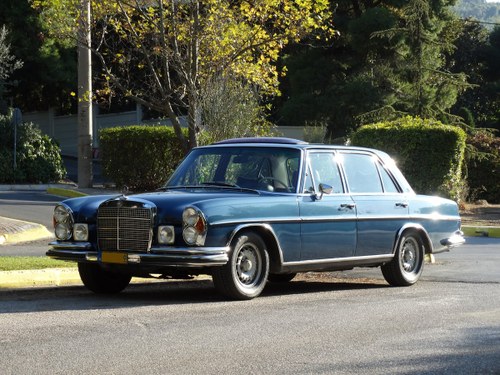 1970 Mercedes-Benz 280 SEL, rare 5-spd and electric sunroof For Sale