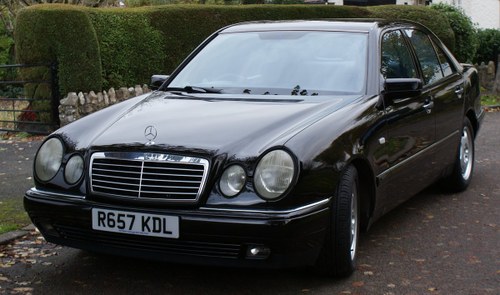 1998 Mercedes E300TD Avantgarde Black / Black leather For Sale