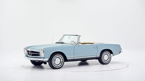 1967 MERCEDES 230 SL PAGODE CONVERTIBLE  For Sale by Auction