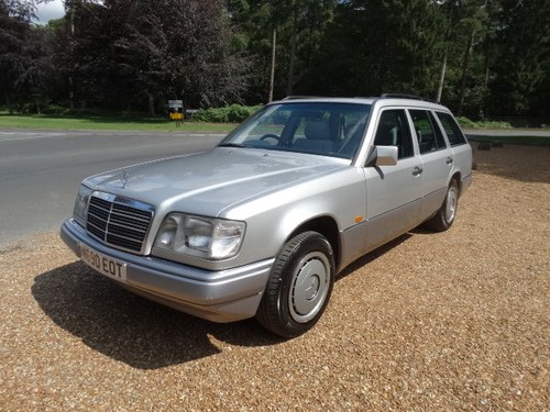 1995 1996 MERCEDES E220 AUTO ESTATE 7 SEATER SOLD