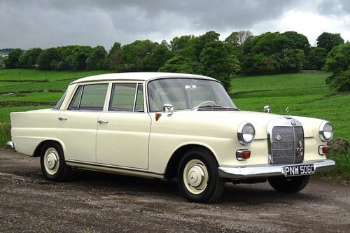 1965 MERCEDES 190 FINTAIL SALOON SOLID BODY BEAUTIFUL INTERIOR VERKAUFT