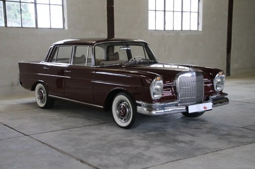 1965 230S / W 111 / nice condition / German "Pappbrief" available For Sale