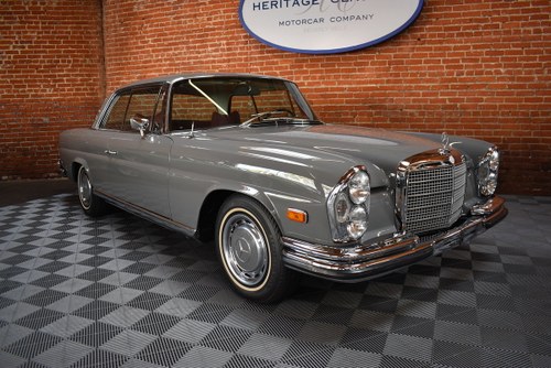 1971 Mercedes Benz 280SE 3.5 Coupe w/ Factory Sunroof For Sale